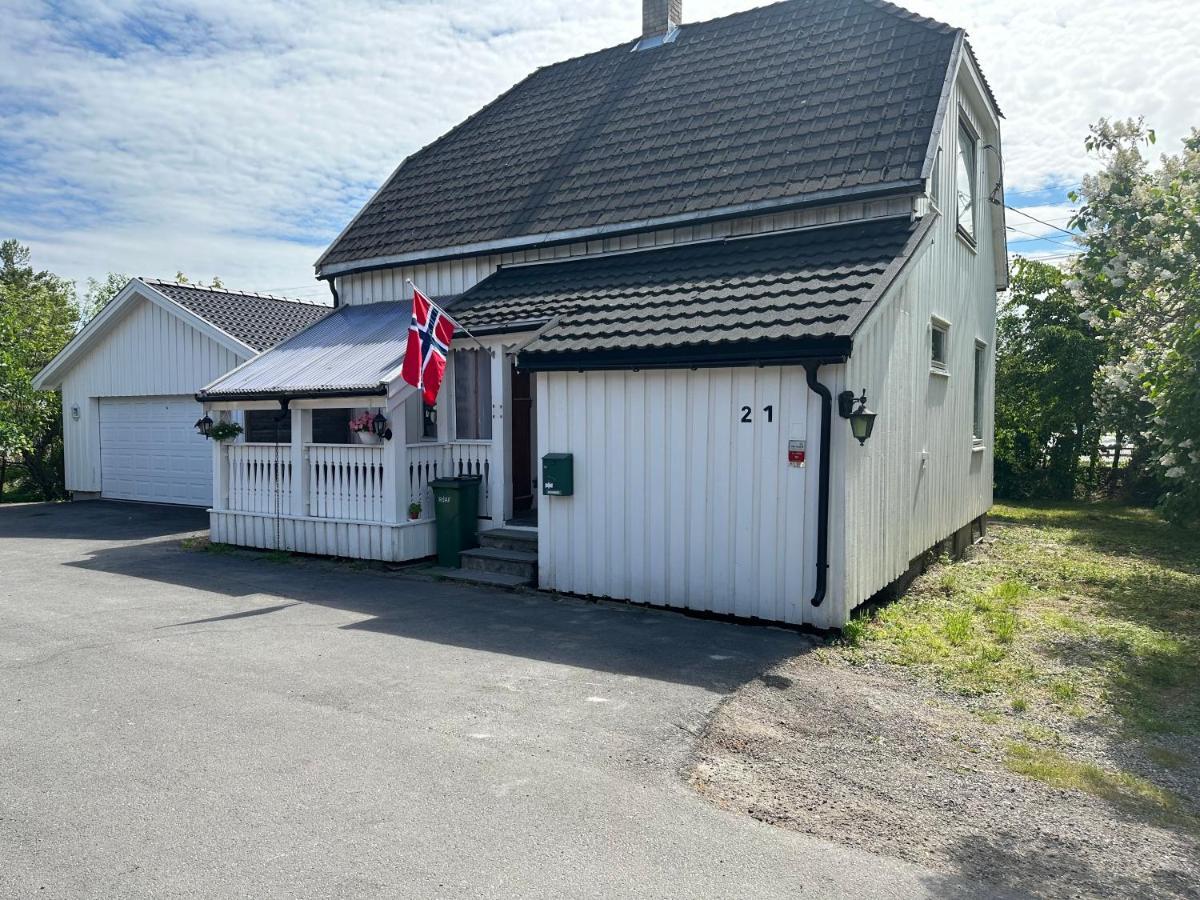 Oslo House, Nedre Kjellerstuvei, First Floor, Twin Room Lillestrøm Exterior foto